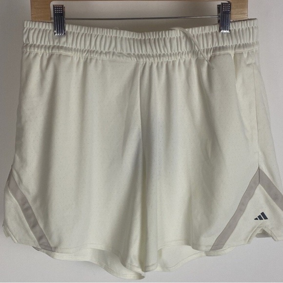 NWT Adidas Women’s Select Basketball Shorts Off White/Cream Size XL - Picture 1 of 9
